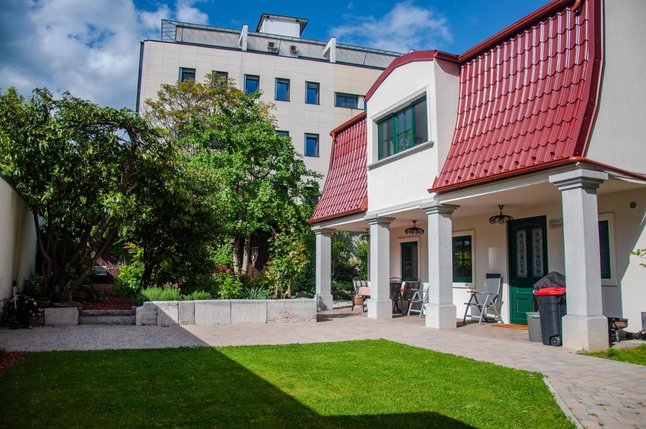 Entire House In The Center Of Ljubljana - Free Parking - Dragon Garden Pavilion Ljubljana Extérieur photo